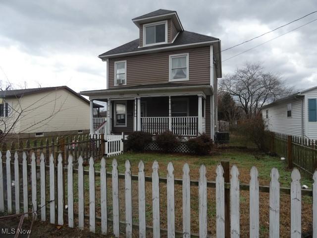 view of front of home with covered porch