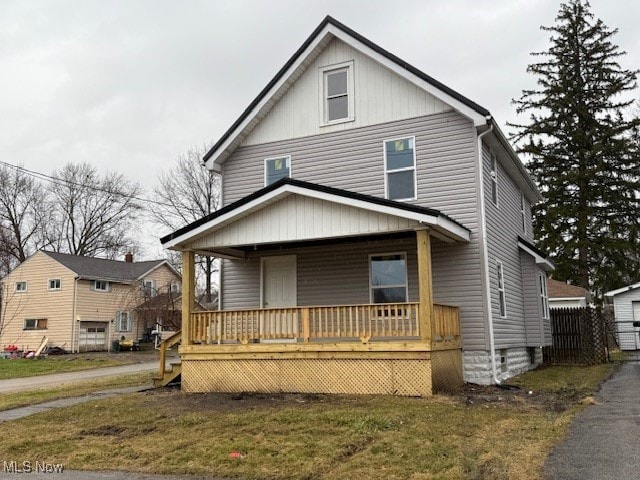 view of front of house featuring a porch