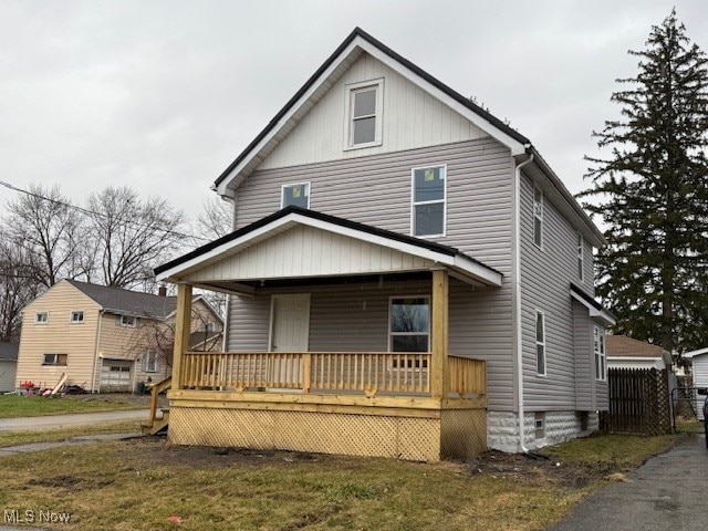 view of front facade featuring covered porch