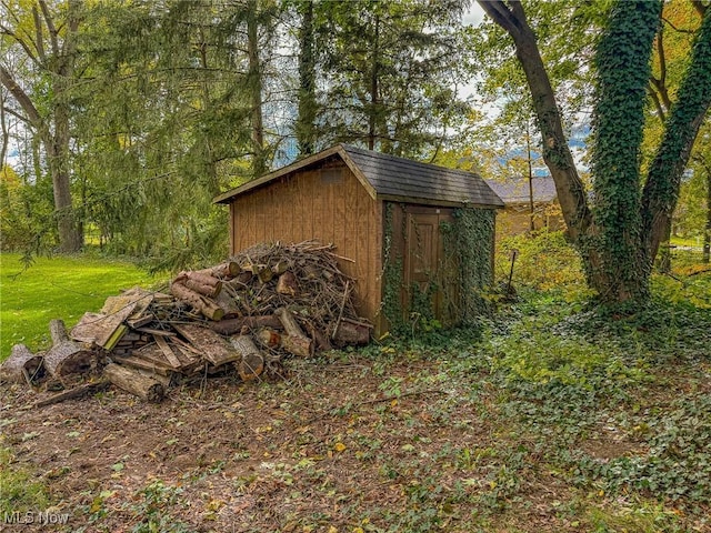 view of outdoor structure