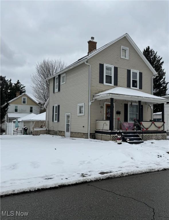 front of property with covered porch