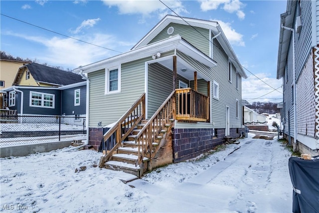 view of front of property