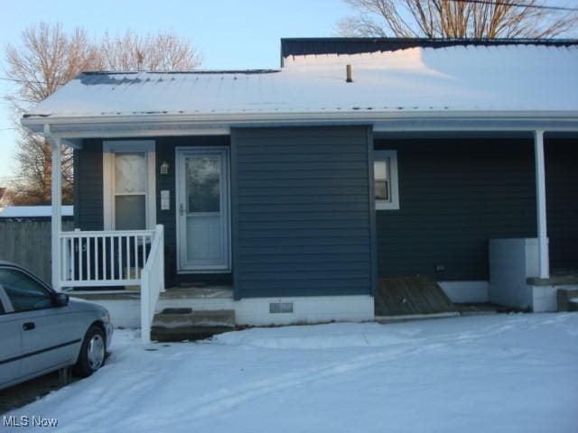 view of front of house featuring a porch