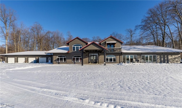 view of front facade with a garage