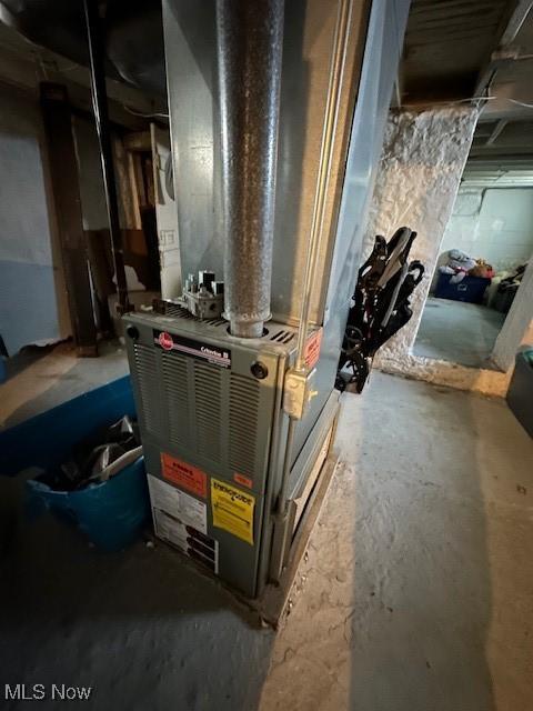 3978 E 89th St, Cleveland, OH 44105 - utility room with heating unit