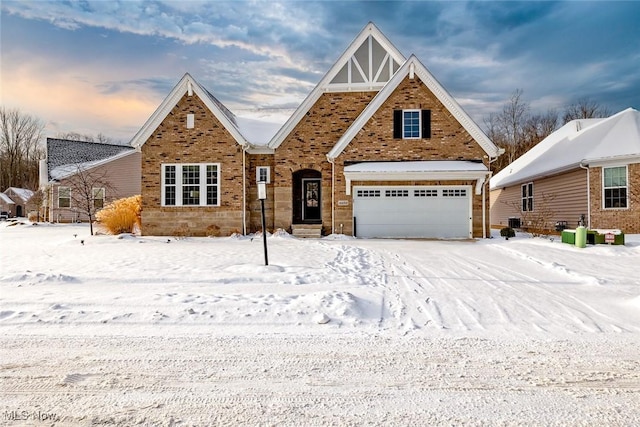 view of front facade featuring a garage