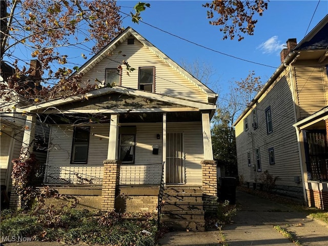 bungalow-style house with covered porch