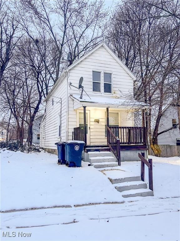 bungalow featuring a porch