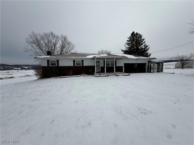 view of front facade featuring a garage