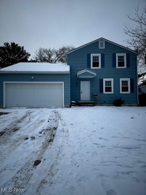 view of front property featuring a garage