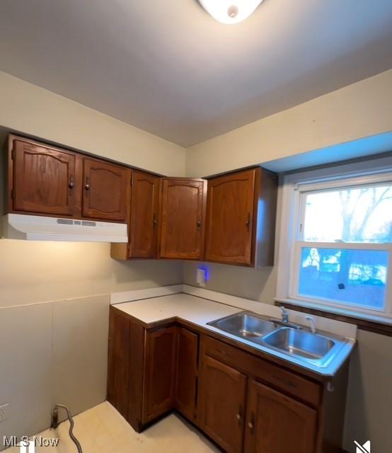 kitchen featuring sink