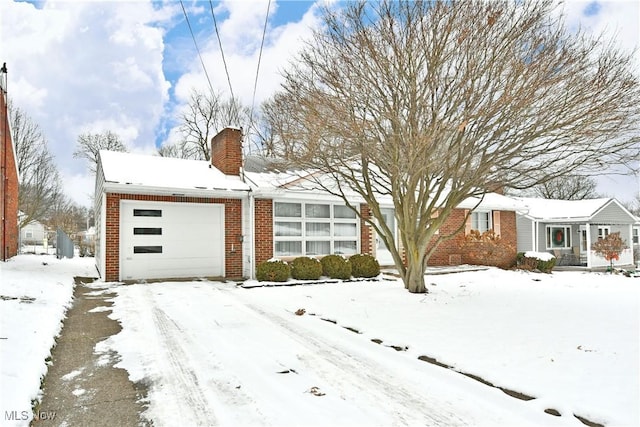 view of front facade featuring a garage