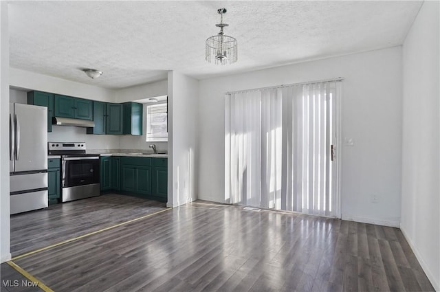 kitchen with sink, decorative light fixtures, a notable chandelier, dark hardwood / wood-style flooring, and stainless steel appliances