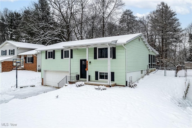 view of front facade with a garage