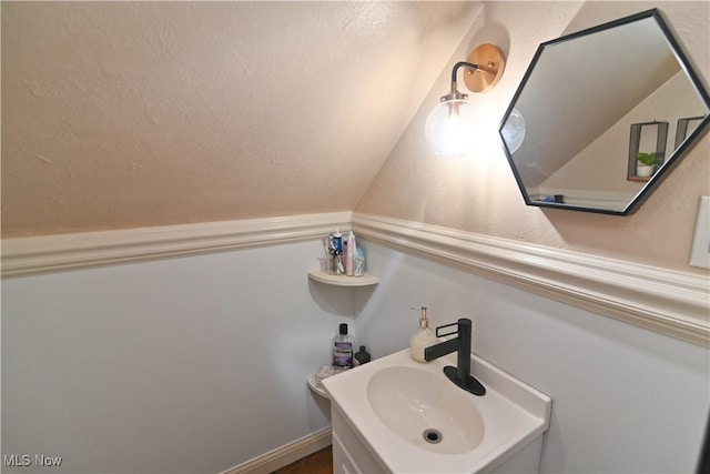 bathroom featuring sink