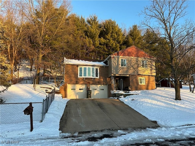 view of front facade featuring a garage