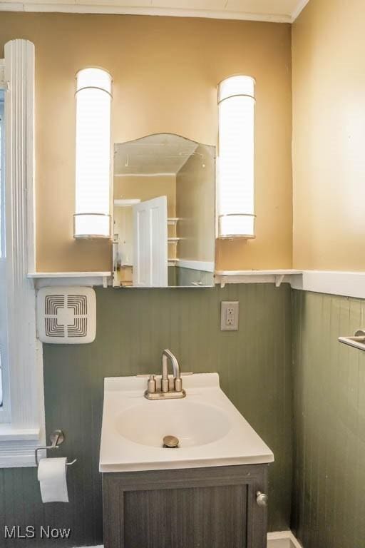 bathroom with vanity