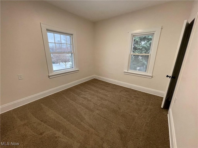 view of carpeted spare room