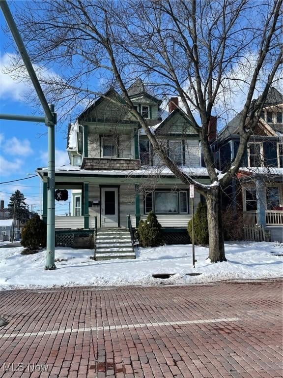 view of front of home featuring a porch