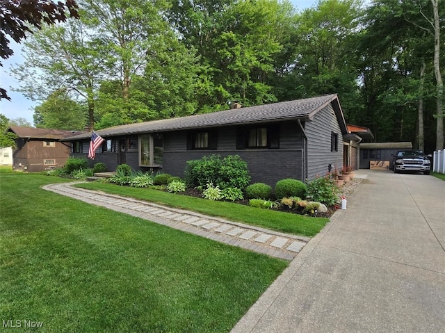 view of front of house with a front yard