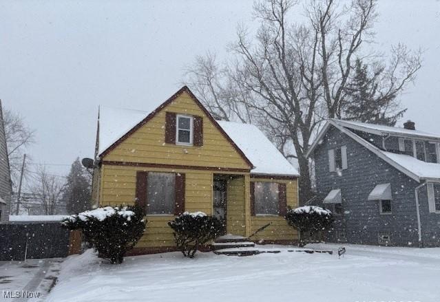 view of front of house