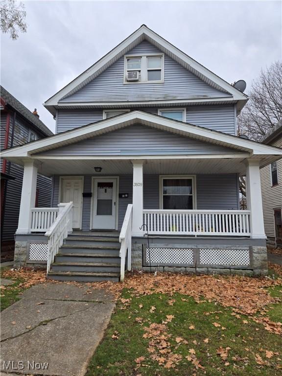 view of front facade featuring covered porch