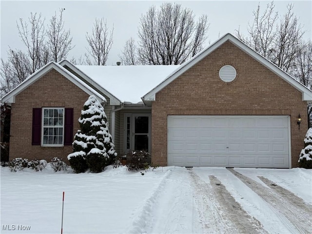 view of front facade featuring a garage