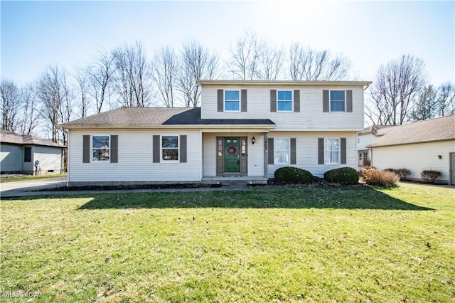 view of front of property featuring a front lawn