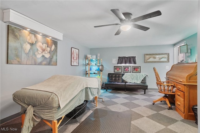 bedroom with ceiling fan