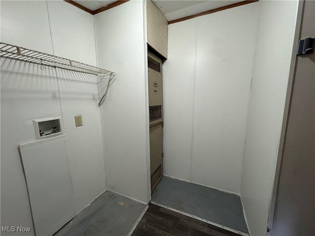 laundry room featuring washer hookup