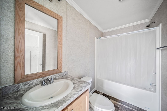 3583 Austin Rd Unit 134, Geneva, OH 44041 - full bath with toilet, shower / bath combination with curtain, ornamental molding, and vanity