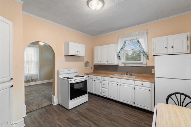 kitchen featuring sink, white cabinetry, white appliances, dark hardwood / wood-style floors, and crown molding