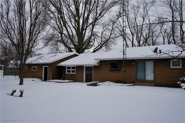 view of front of property