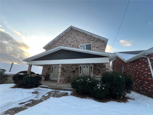 view of front of house with covered porch