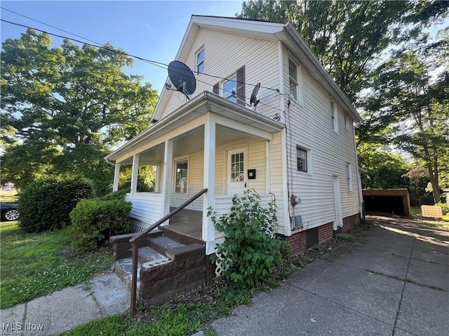 view of front facade with covered porch