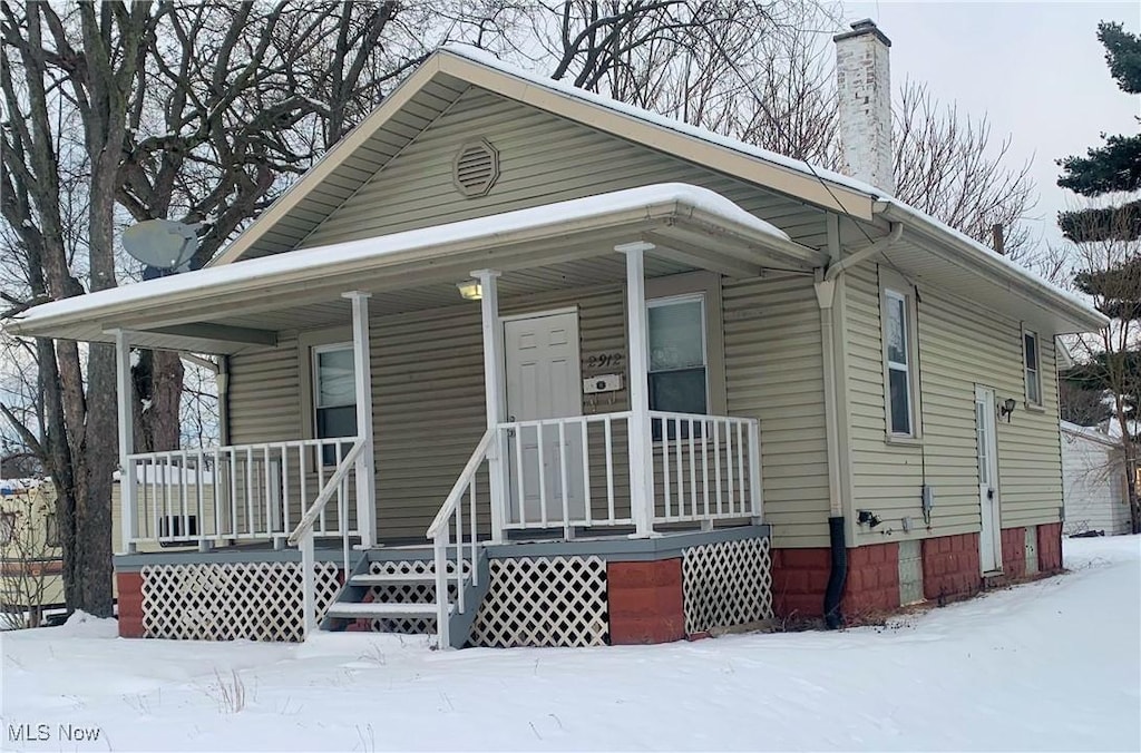 view of front of home featuring a porch