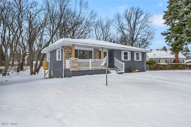 view of front of house featuring covered porch