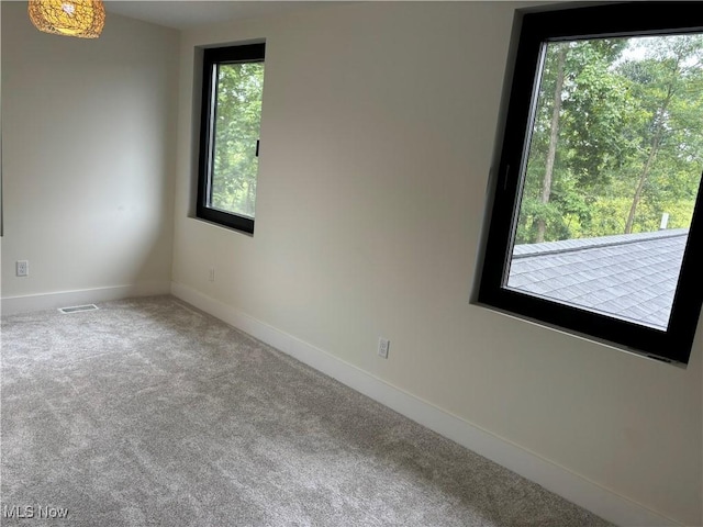 empty room with carpet