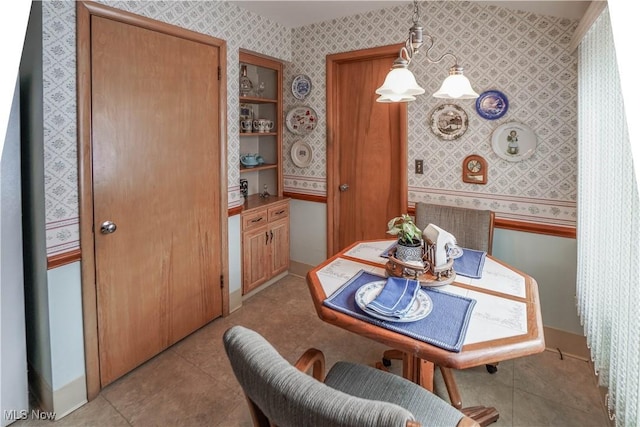 dining room featuring light tile patterned floors