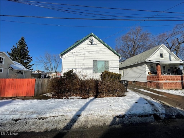 view of front of property