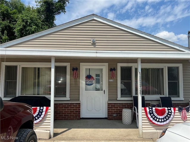 view of front of property with a porch