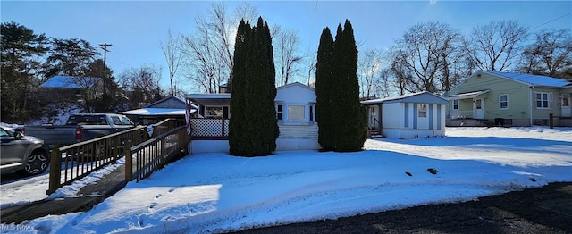 view of front of property