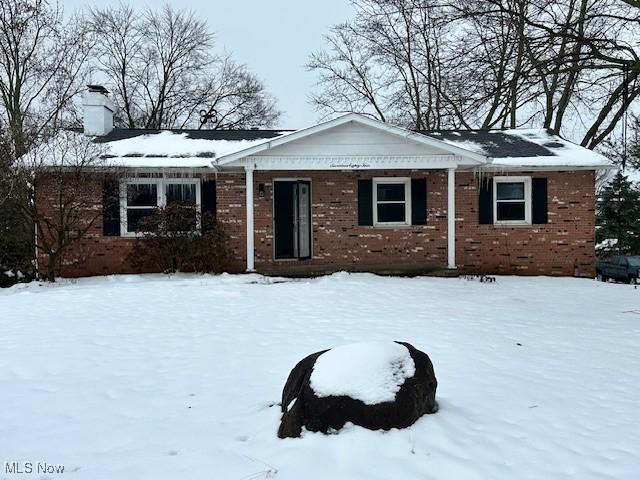 view of front of property