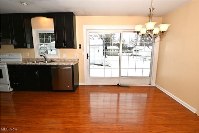 kitchen with sink, hanging light fixtures, a notable chandelier, electric range, and stainless steel dishwasher