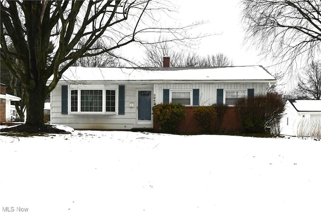 view of front of property