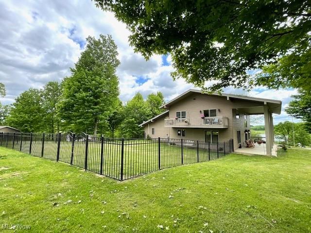 7716 N Ridge Pl, Lisbon, OH 44432 - back of property with a patio