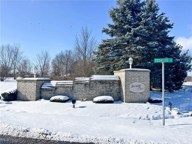 49556 Foxwood Ln, East Palestine, OH 44413