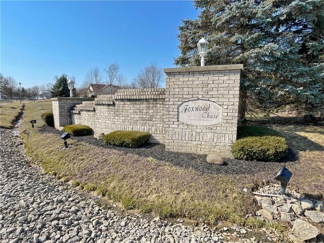 49556 Foxwood Ln, East Palestine, OH 44413