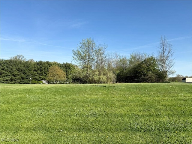 49587 Foxwood Ln, East Palestine, OH 44413
