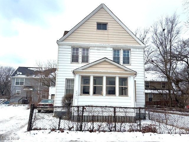 view of front of property